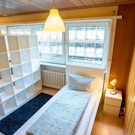 Monteur Apartman *