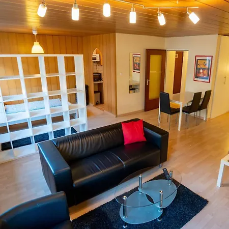 Monteur Apartman